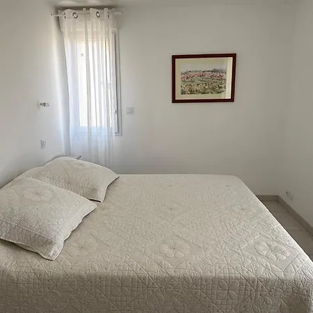 Apartment T2 Avec Terrasse Parking Et Cellier La Roseliere Le Grau-du-Roi